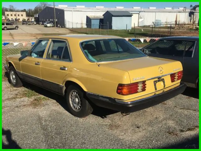 1983 Mercedes-Benz 300-Series 4 Dr Turbodiesel