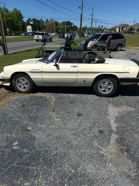 1983 Alfa Romeo Spider spyder volece