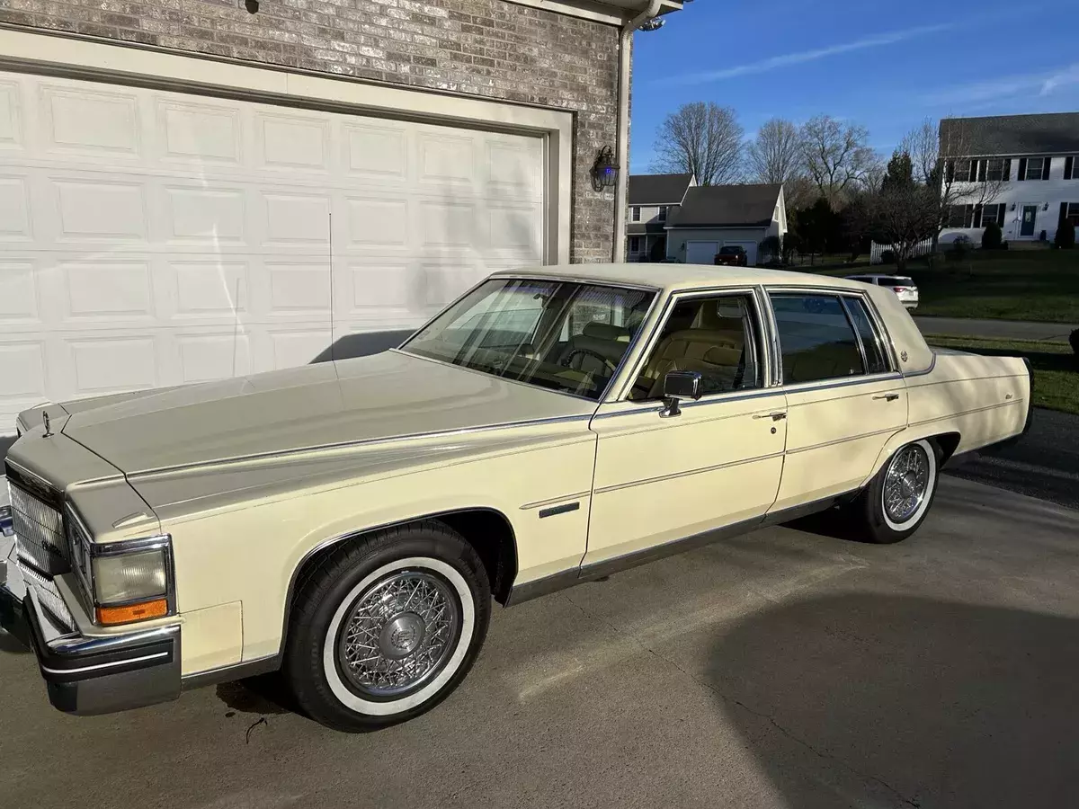 1983 Cadillac Fleetwood BROUGHAM