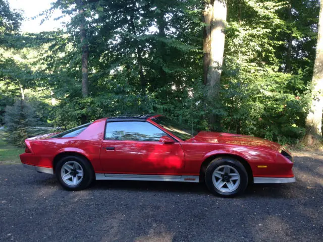 1983 Chevrolet Camaro Z28 L69 5-Speed for sale: photos, technical