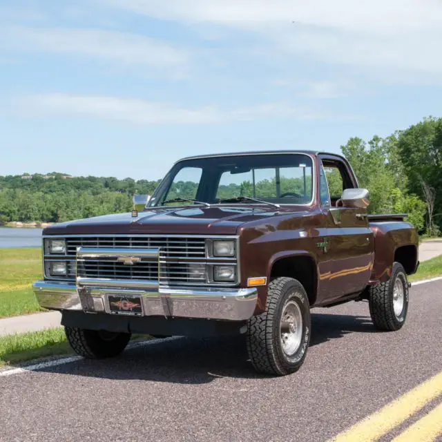 1983 Chevrolet Silverado 1500 K10 1/2 ton Stepside