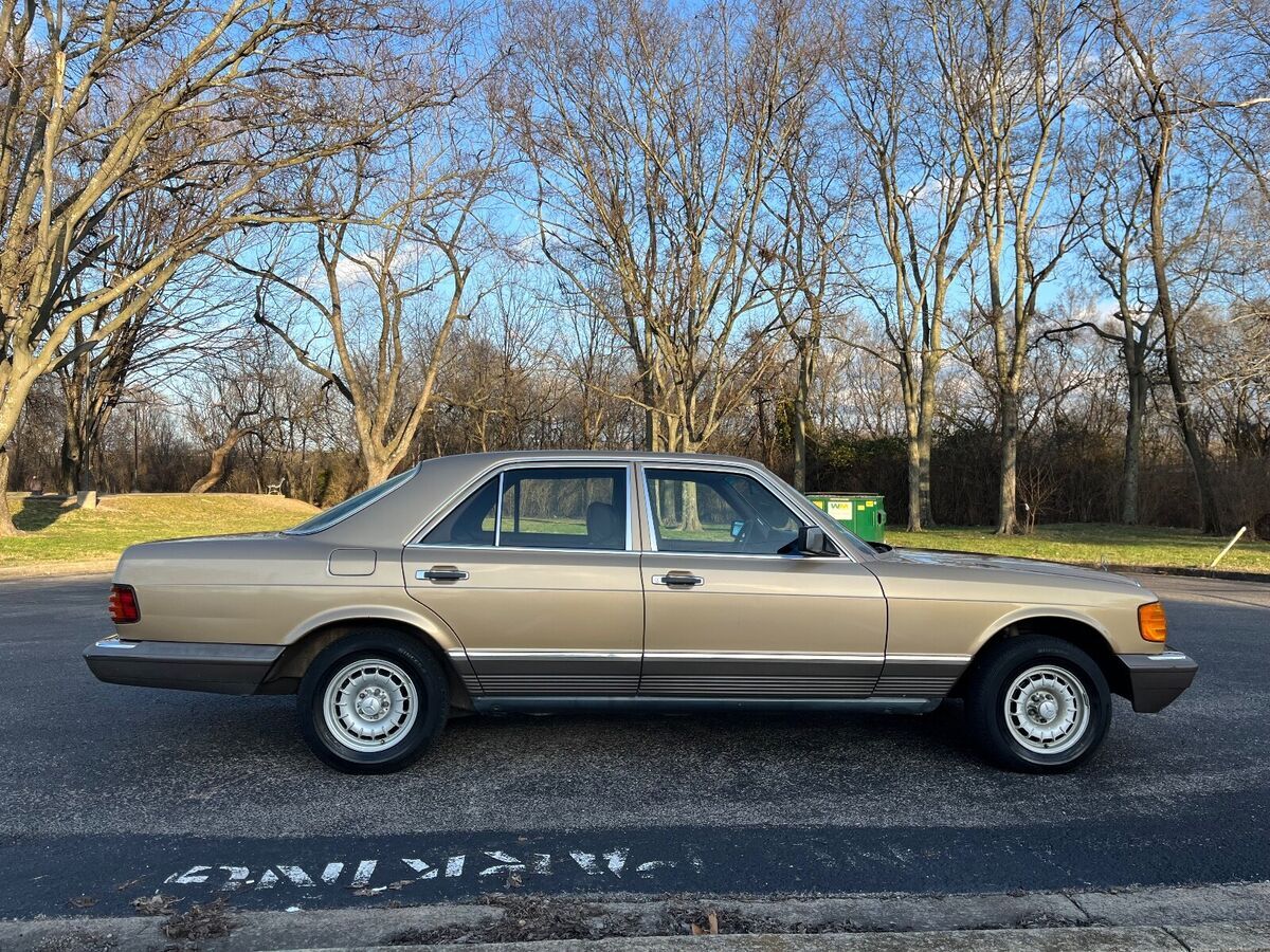 1983 Mercedes-Benz 300-Series