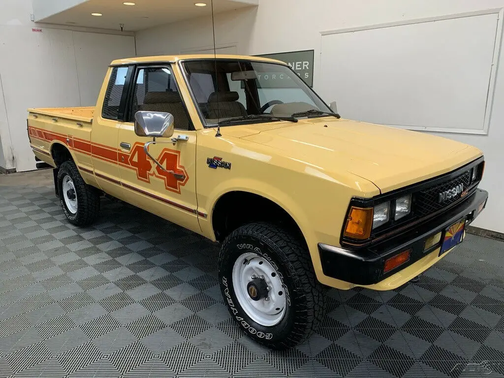 1983 Datsun Pickup 1983 DATSUN-NISSAN 720 KING CAB 4X4 PICK-UP