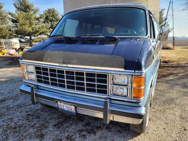 1983 Dodge Ram Wagon B250