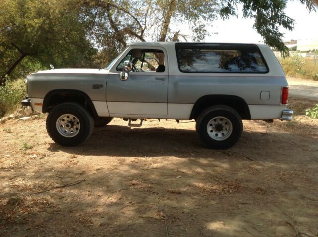 1983 Dodge Ramcharger LE