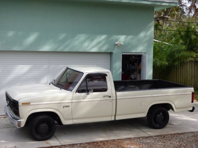 1983 Ford F-100 Base