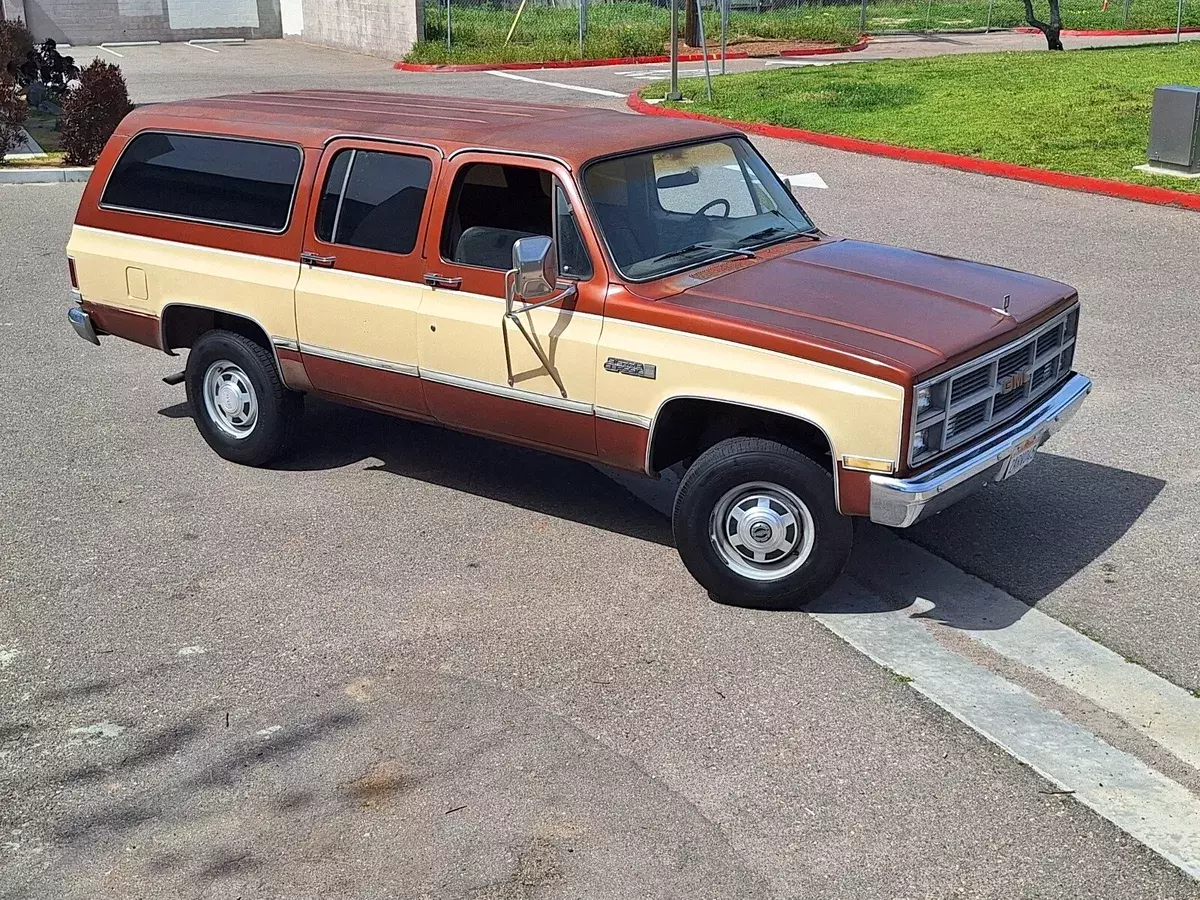 1983 GMC Suburban K2500