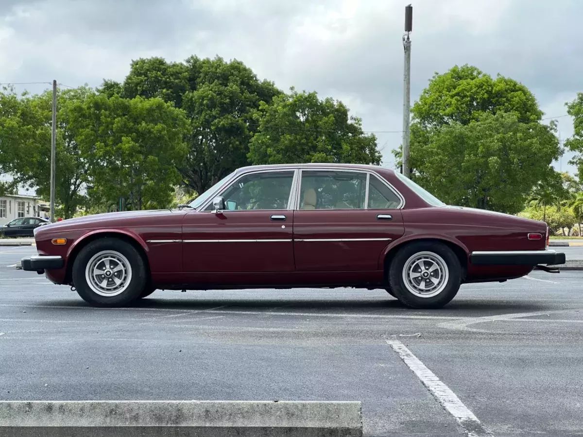 1983 Jaguar XJ