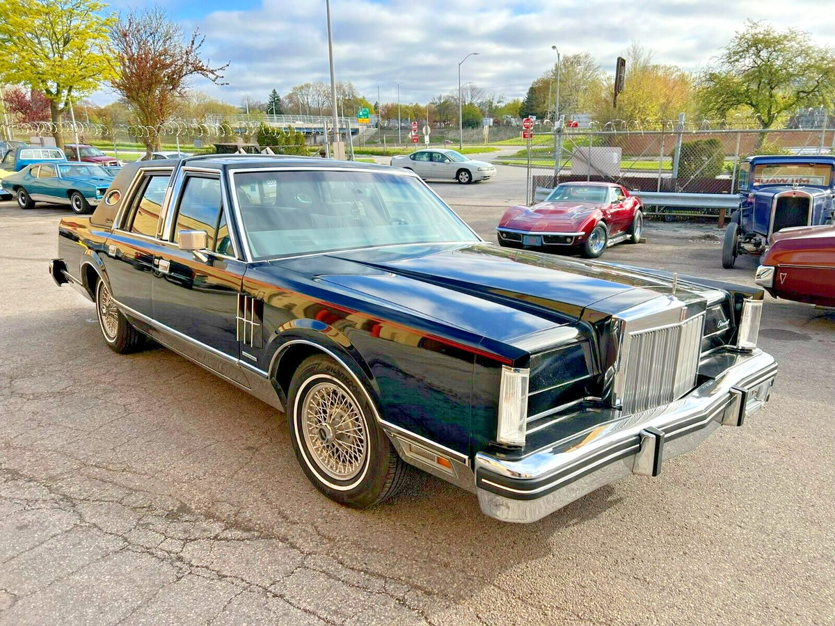 1983 Lincoln Town Car