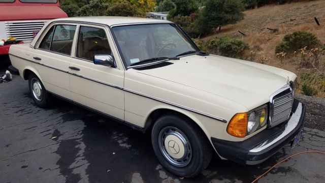 1983 Mercedes-Benz 200-Series 240D