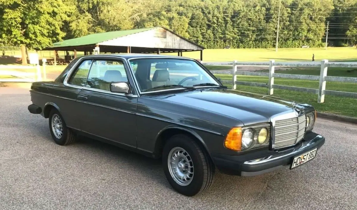 1983 Mercedes-Benz 300-Series