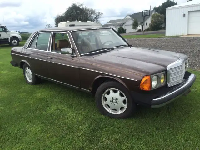 1983 Mercedes-Benz 300-Series