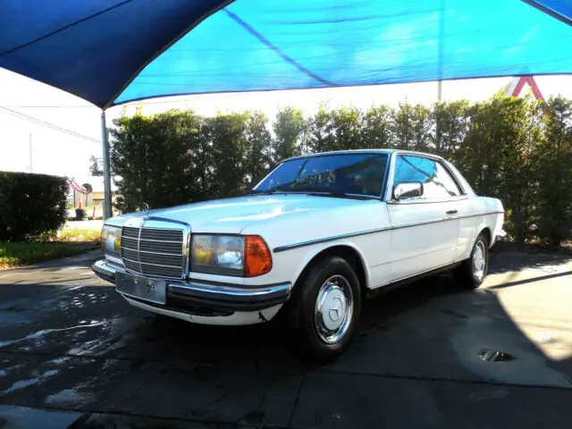 1980 Mercedes-Benz 200-Series 230CE