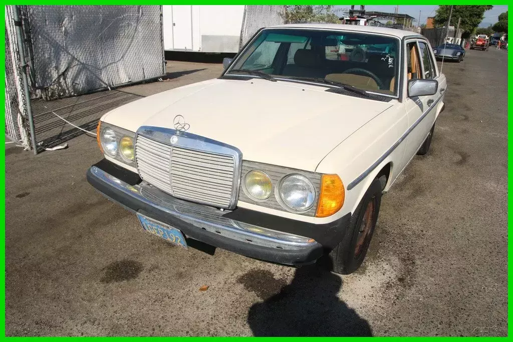 1983 Mercedes-Benz 200-Series 240 D