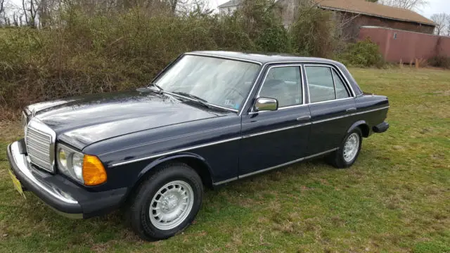 1983 Mercedes-Benz 200-Series 240D