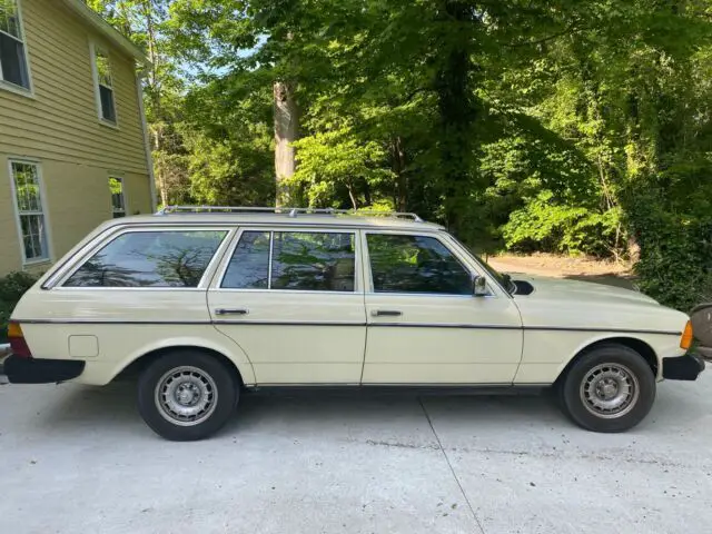 1983 Mercedes-Benz 300-Series TDT