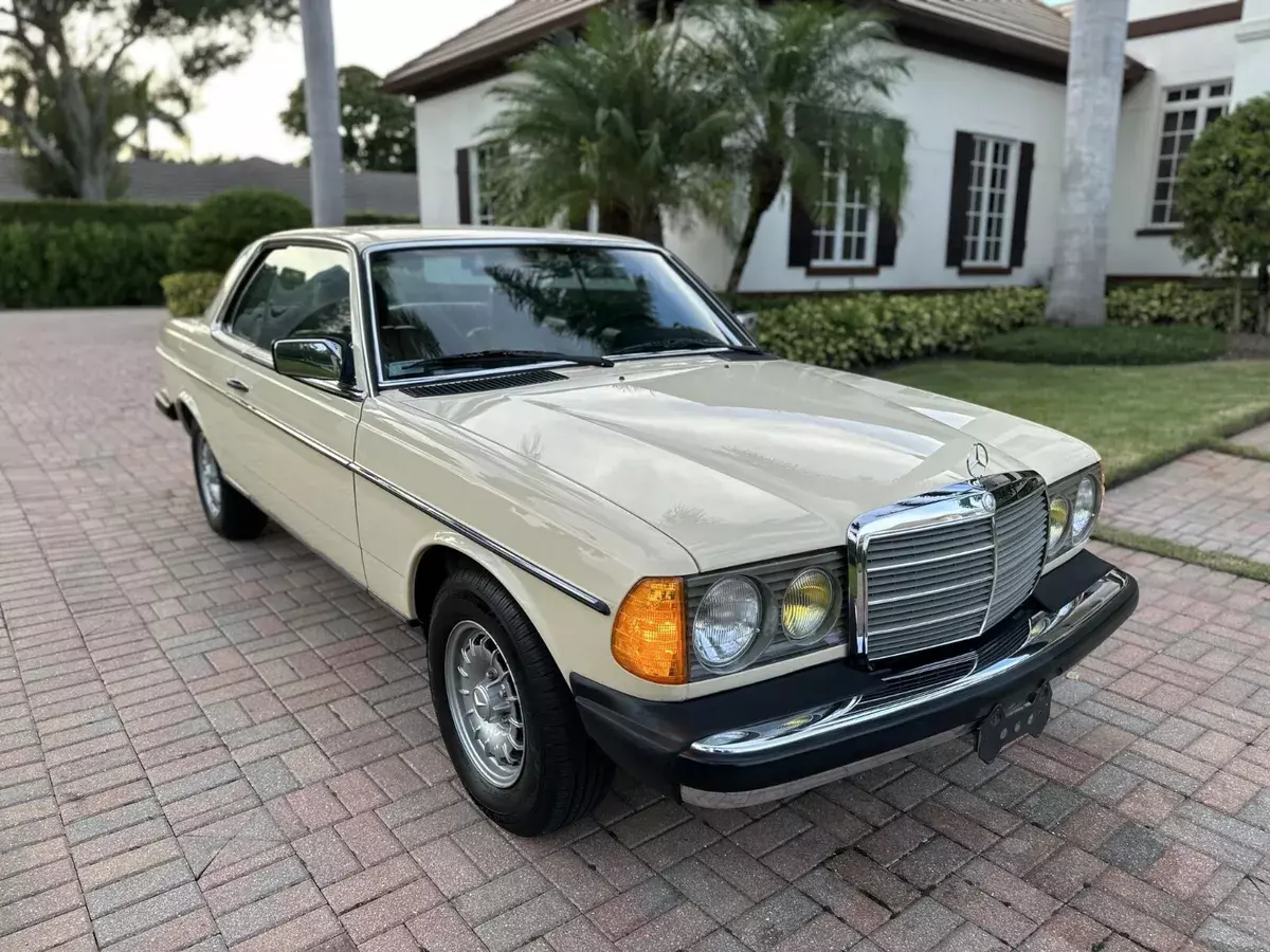 1983 Mercedes-Benz 300-Series