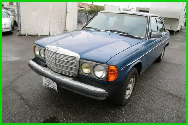 1983 Mercedes-Benz 300-Series 4 Dr Turbodiesel