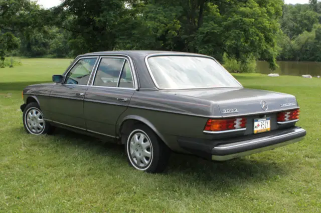 1983 Mercedes-Benz 300-Series