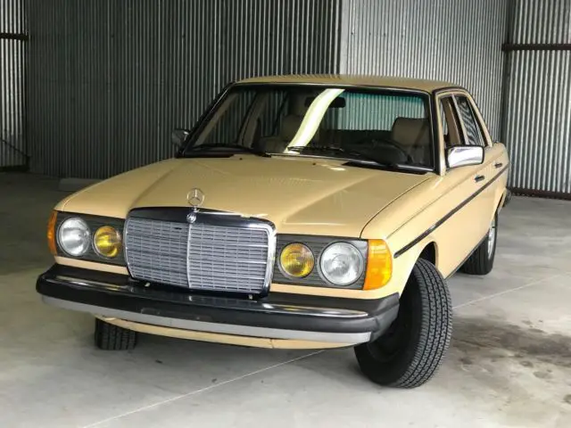 1983 Mercedes-Benz 300-Series Base Sedan 4-Door