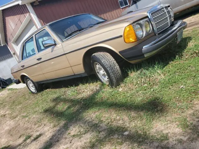 1983 Mercedes-Benz 300-Series