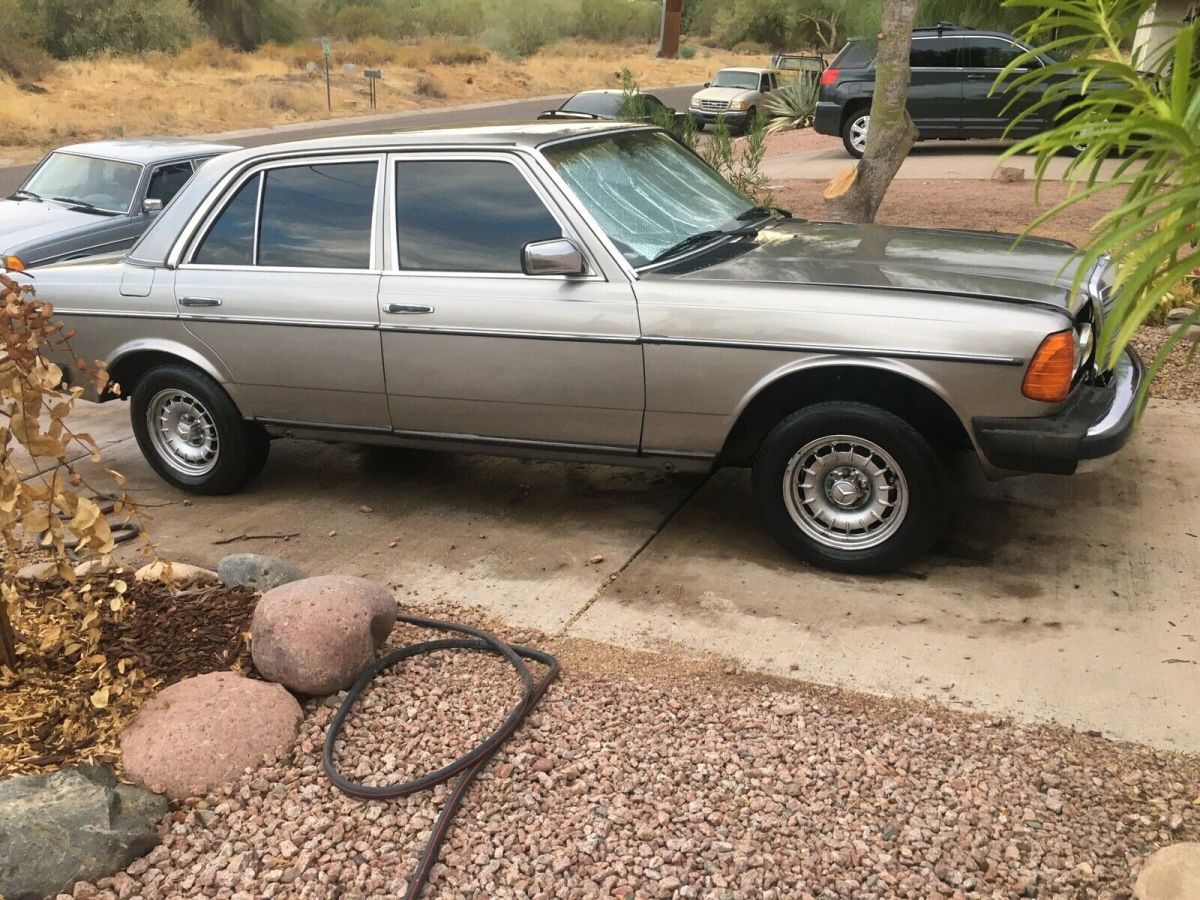 1983 Mercedes-Benz 300D DT