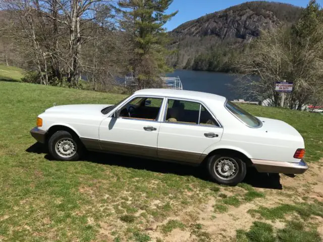 1983 Mercedes-Benz 300-Series MB Textured Vinyl Palomino