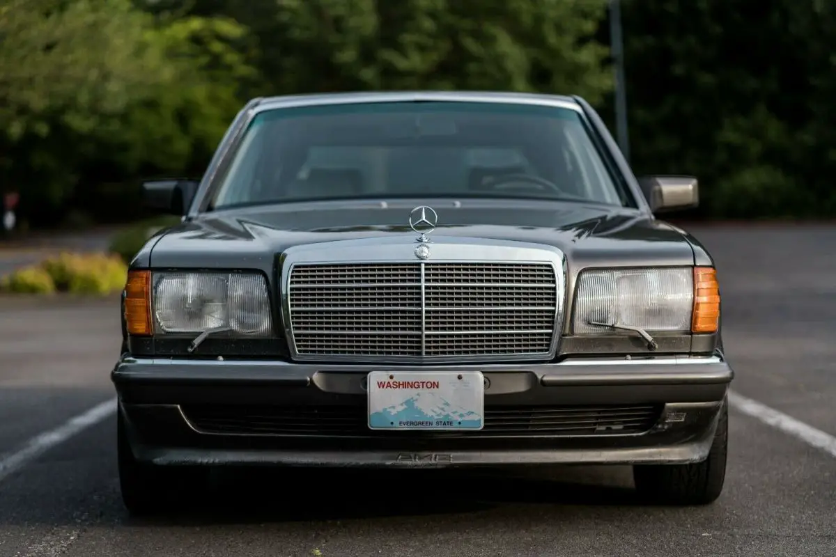 1983 Mercedes-Benz 500-Series