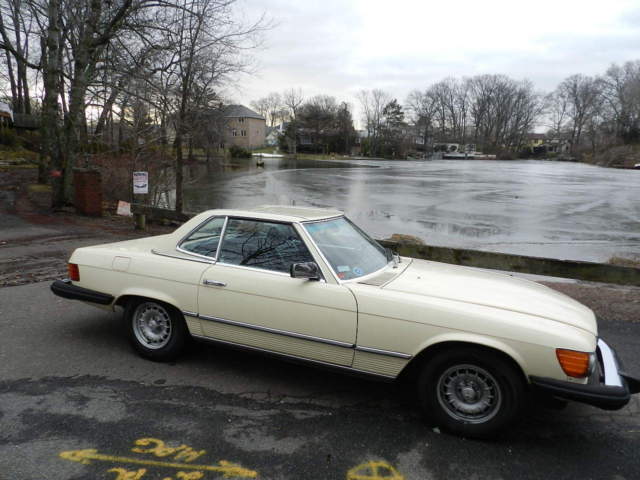 1983 Mercedes-Benz SL-Class 2dr Coupe 38