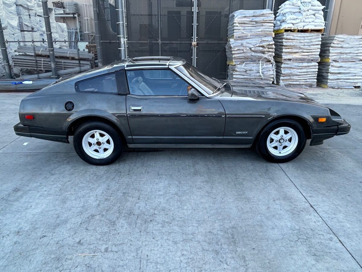 1983 Nissan 280ZX Coupe Grey RWD Automatic for sale