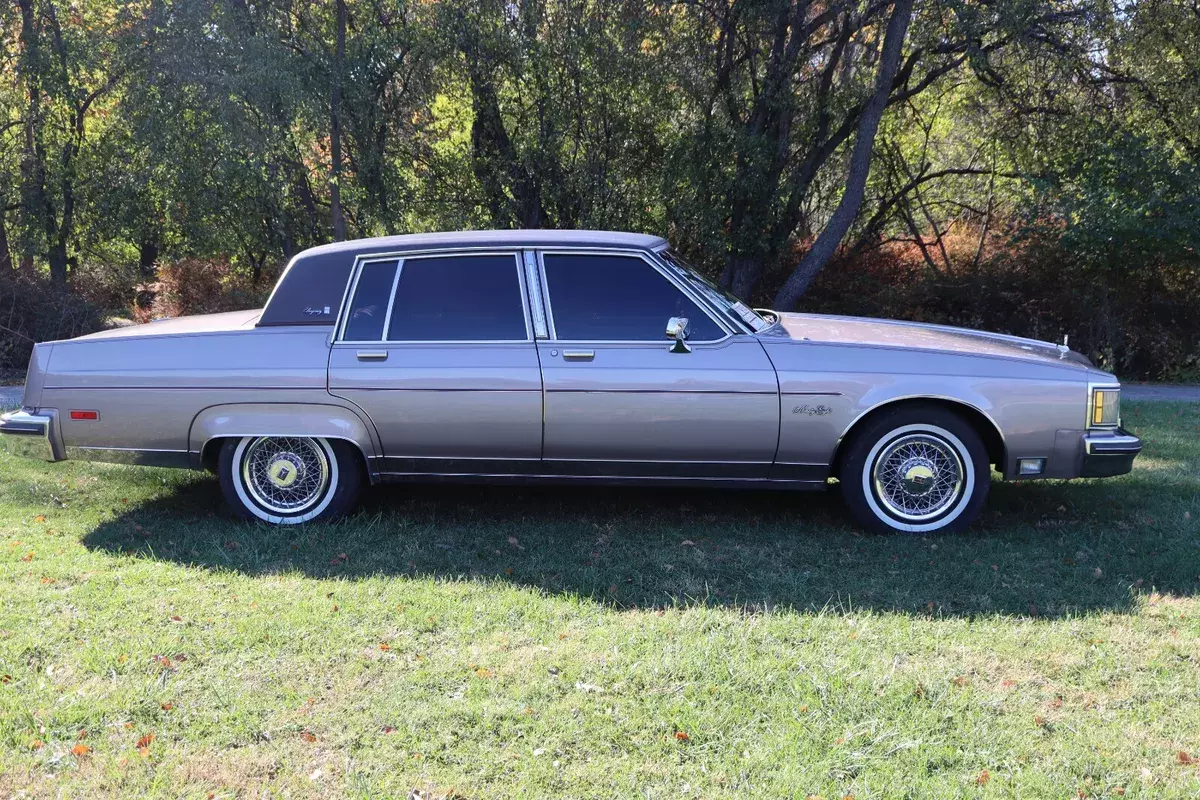 1983 Oldsmobile Ninety-Eight BROUGHAM