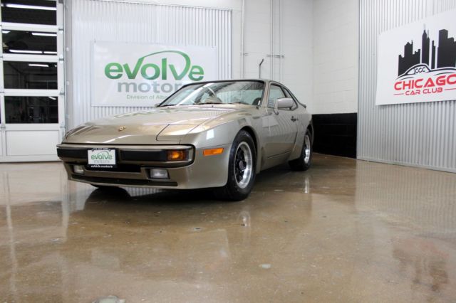 1983 Porsche 944 --