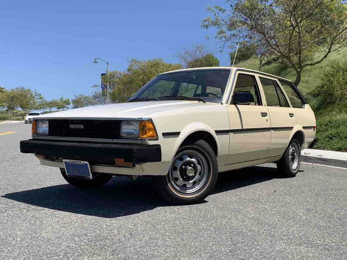 1983 Toyota Corolla DELUXE