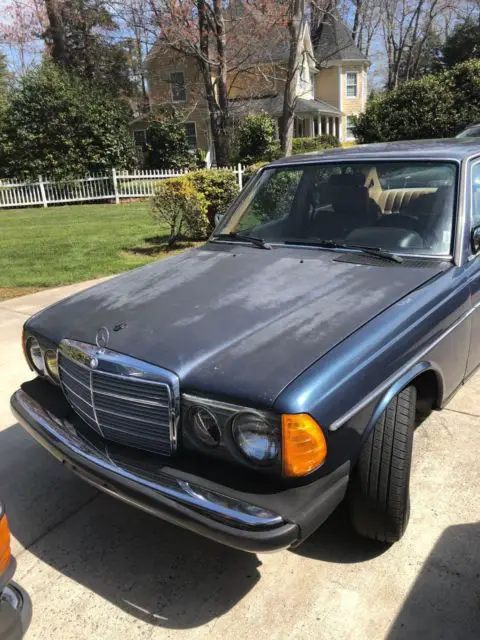 1983 Mercedes-Benz 300-Series leather