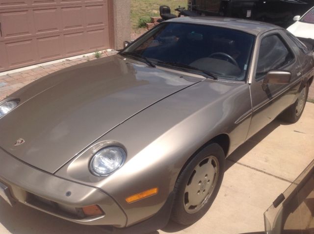 1984 Porsche 928 Leather interior