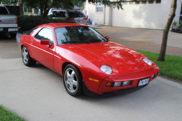 1984 Porsche 928 Leather interior