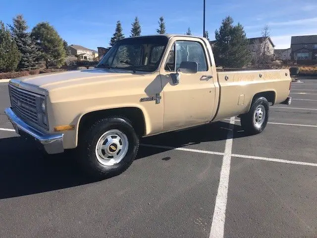 1984 Chevrolet C/K Pickup 2500 C20 CUSTOM DELUXE