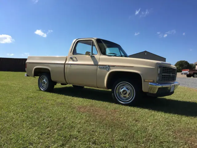 1984 Chevrolet C-10 Custom Deluxe