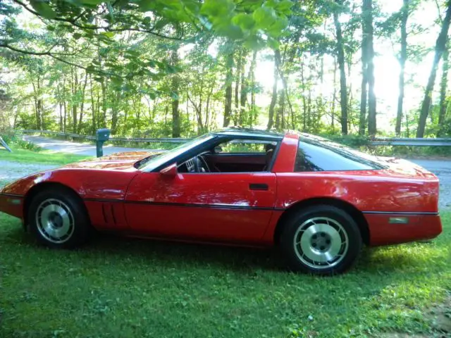 1984 Chevrolet Corvette 2 door glass top coupe