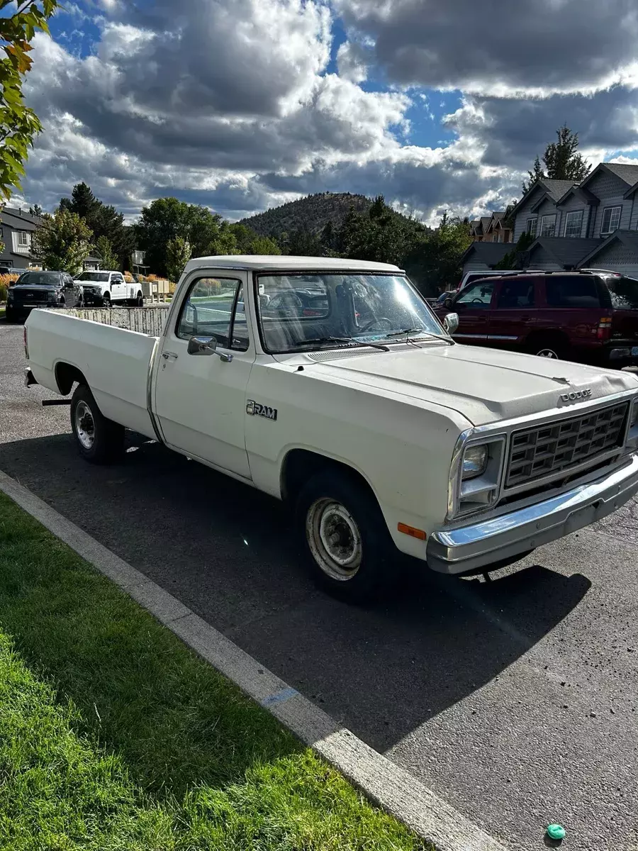 1984 Dodge D-Series D200