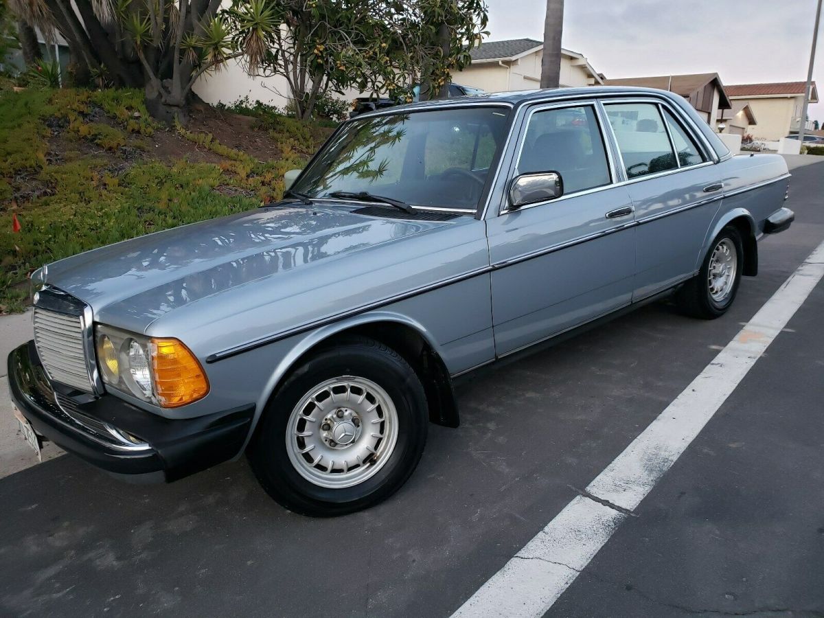 1984 Mercedes-Benz 300-Series