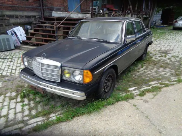 1984 Mercedes-Benz 300-Series 300D Turbo Diesel