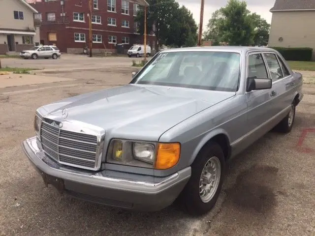 1984 Mercedes-Benz 500-Series