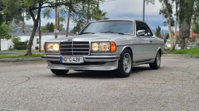 1984 Mercedes-Benz 200-Series 1984 MERCEDES-BENZ 230CE