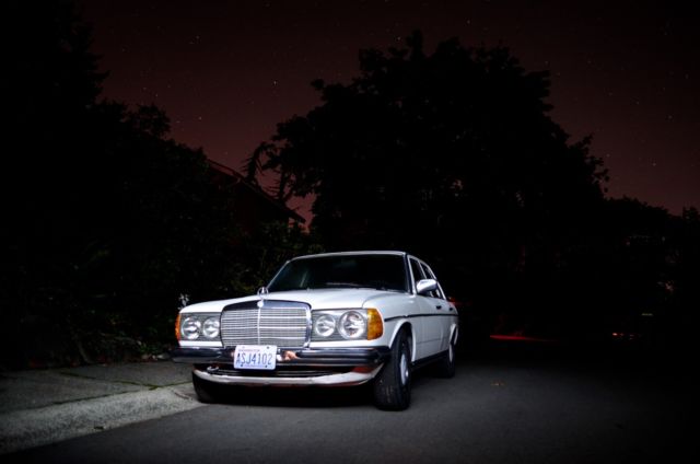 1984 Mercedes-Benz 200-Series