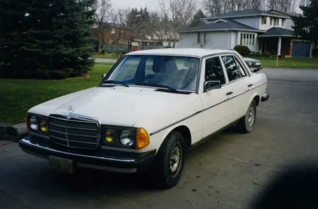 1984 Mercedes-Benz 300-Series