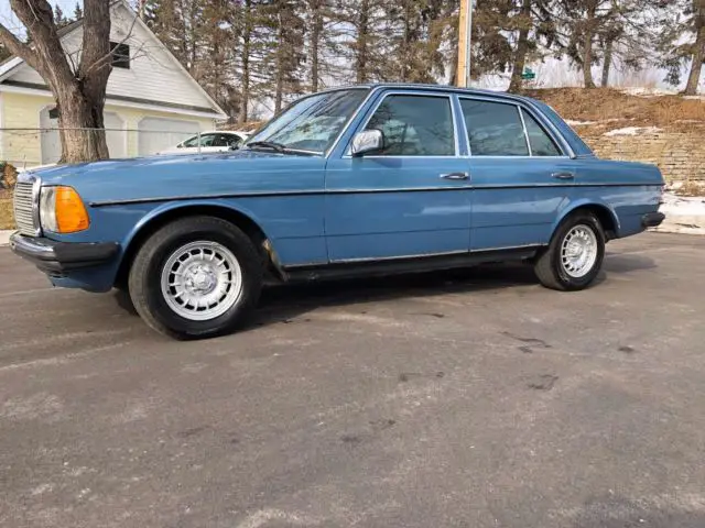 1984 Mercedes-Benz 300-Series