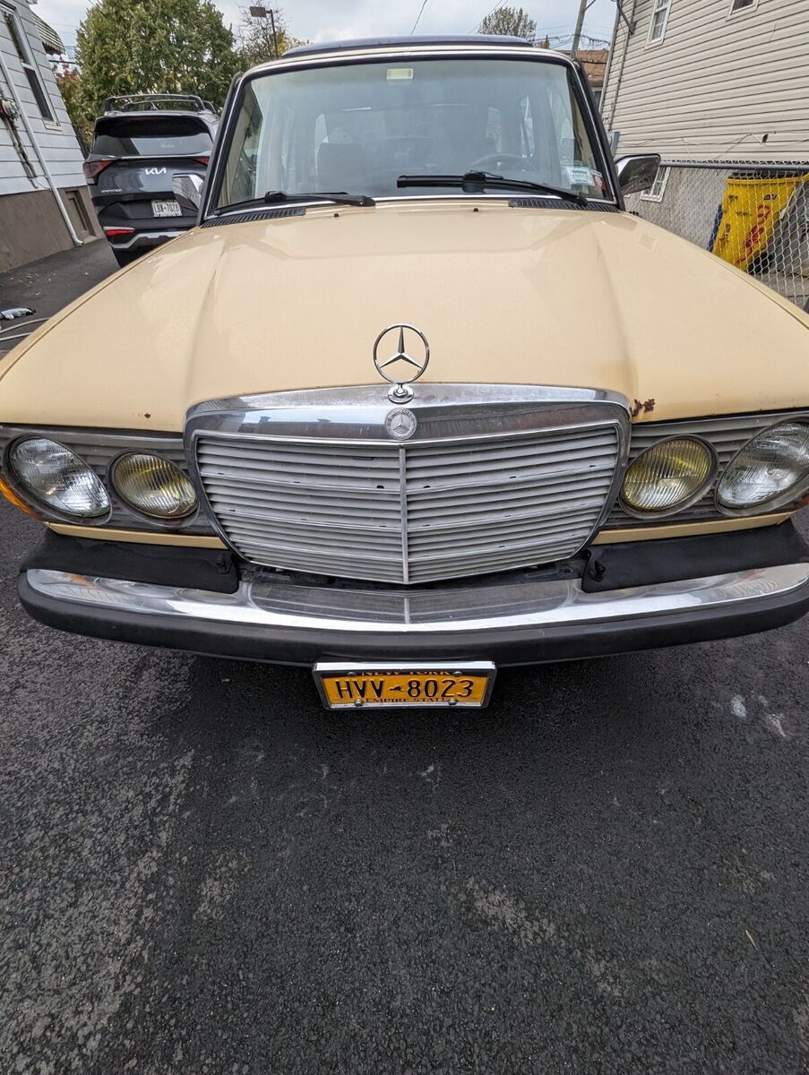 1984 Mercedes-Benz 300-Series