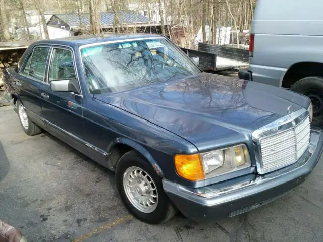 1984 Mercedes-Benz 300-Series Sedan