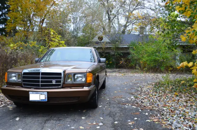 1985 Mercedes-Benz 300-Series Base Sedan 4-Door